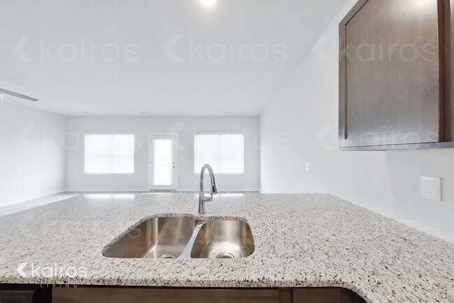 Foto del edificio - 6030 Taramore Ln.