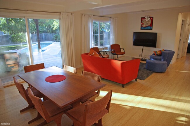 Foto del edificio - 3 br, 2 bath House - 1854 Lake Street