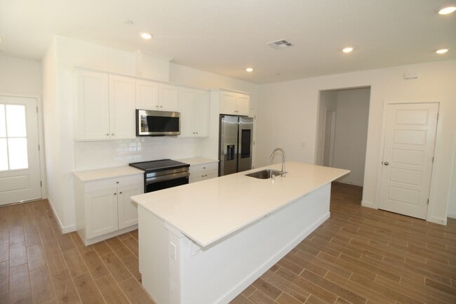 Building Photo - Brand New Lennar Home with Solar