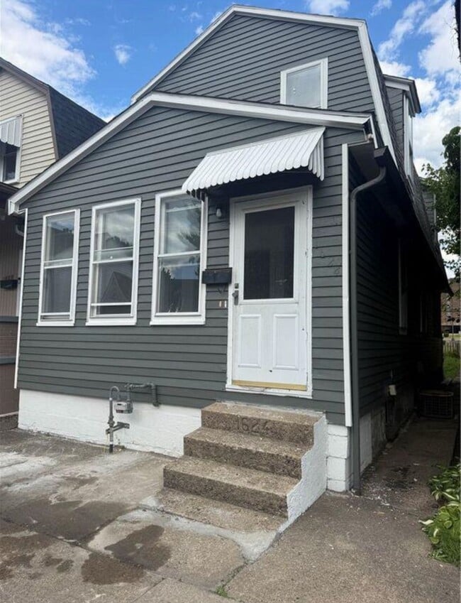 Building Photo - 1624 4th Ave
