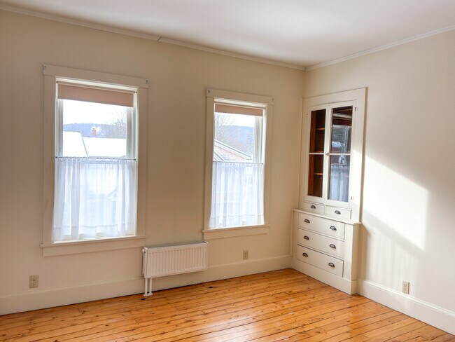 Foto del edificio - 14 Maple St