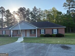 Building Photo - 1821 Claxton Dairy Rd