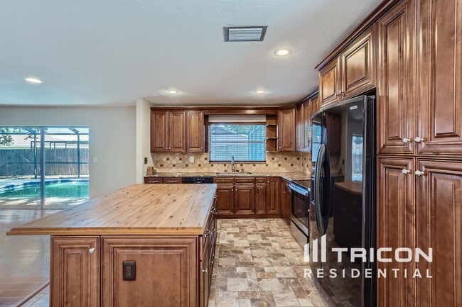 Foto del edificio - 2062 Southpointe Dr