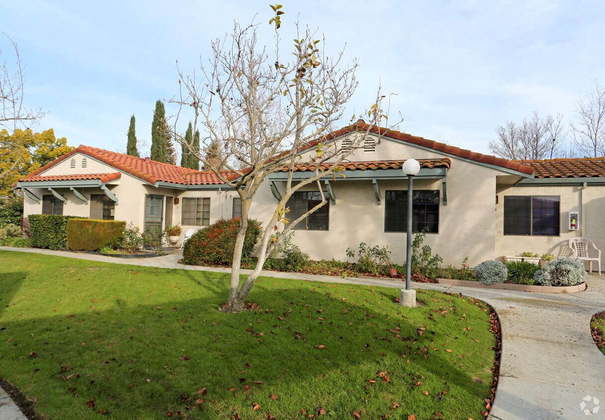 Primary Photo - 1685 Portola Ave