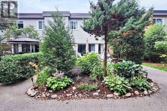 Building Photo - 237 Milestone Crescent