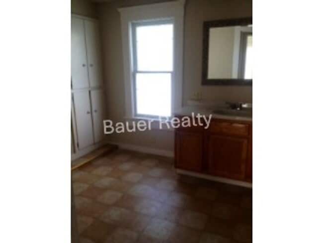 Building Photo - Affordable 3 Bedroom Home