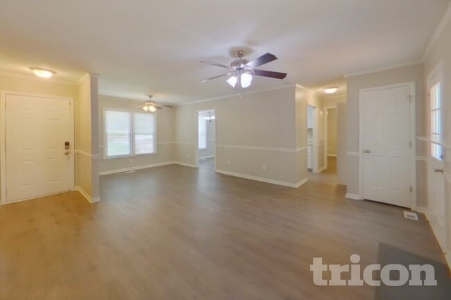 Building Photo - 216 Netherland Dr
