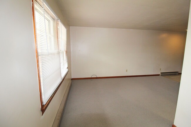 Building Photo - 1 Bed, 1 Bath Apartment in Bridgewater, VA!
