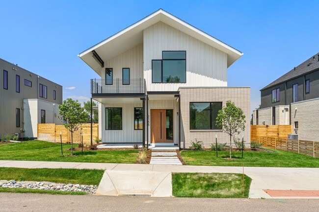 Foto del edificio - LUXURY LIVING 5 Bed 5 Bath New Home Located In Boulder- Available now!