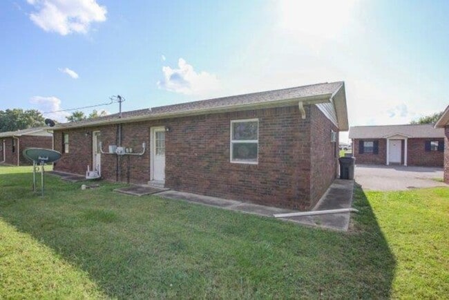 Building Photo - 15-415 Thompsonville Ln