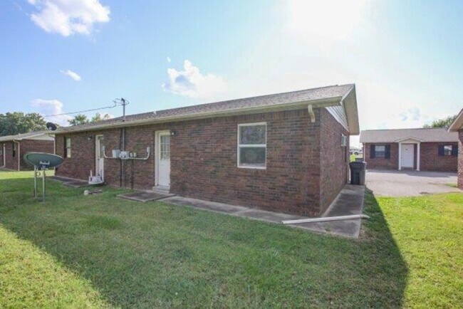 Foto del edificio - 15-415 Thompsonville Ln