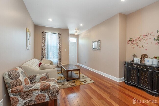 Foto del edificio - 802 Yarrow Cir