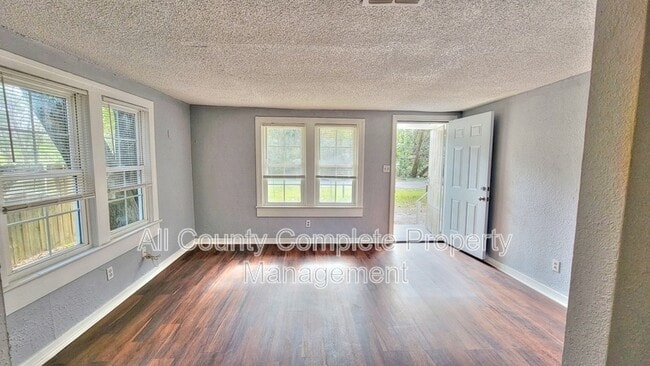 Foto del edificio - 3553 Owen Ave
