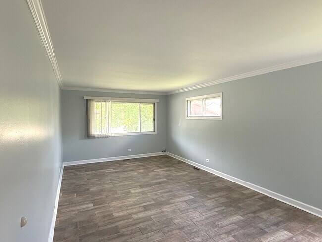 Building Photo - 1105 Fulton Dr