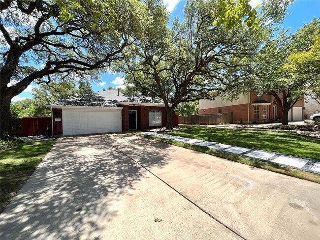 Building Photo - 16715 Sabertooth Dr