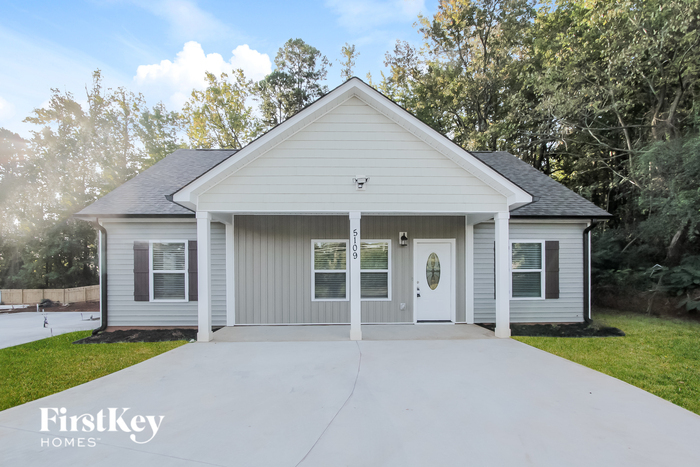 Foto principal - 5109 Tuckaseegee Rd