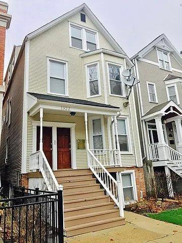Primary Photo - 2 bedroom in Chicago IL 60657