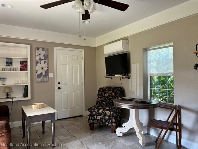 Foto del edificio - 2650 Lakeview Dr