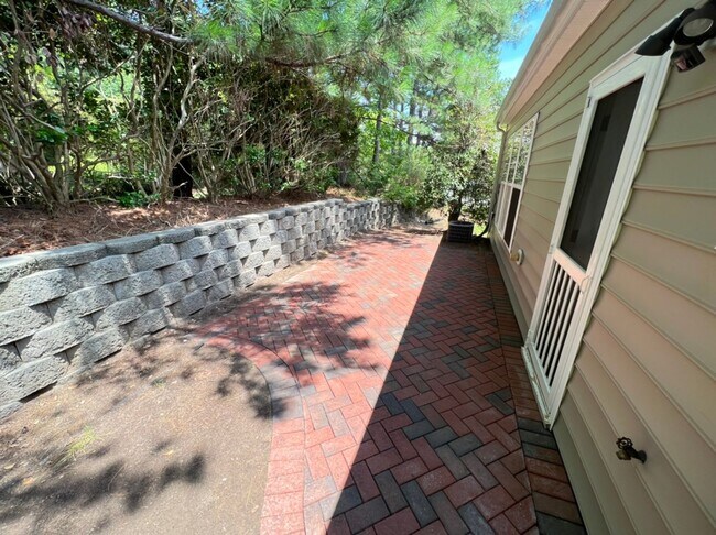 Foto del edificio - Cute Ranch Home near Southpoint and RTP