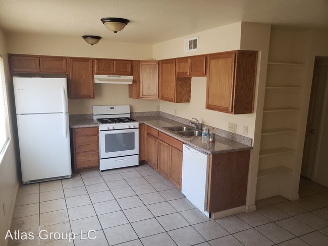 Building Photo - 3 br, 1 bath House - 3537 Mercury St #C