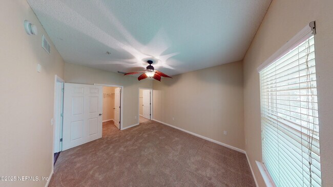 Foto del edificio - 8241 Pelican Landing Rd