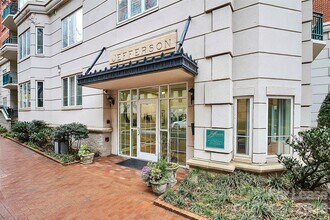 Building Photo - 401 N Church St