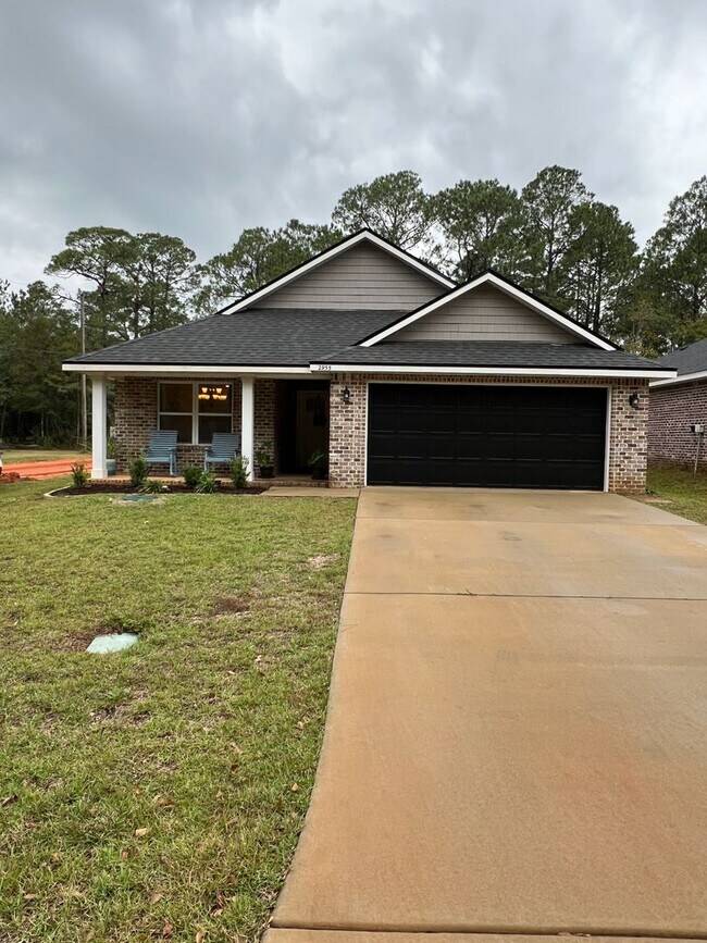 Foto del edificio - New Year. New Home.