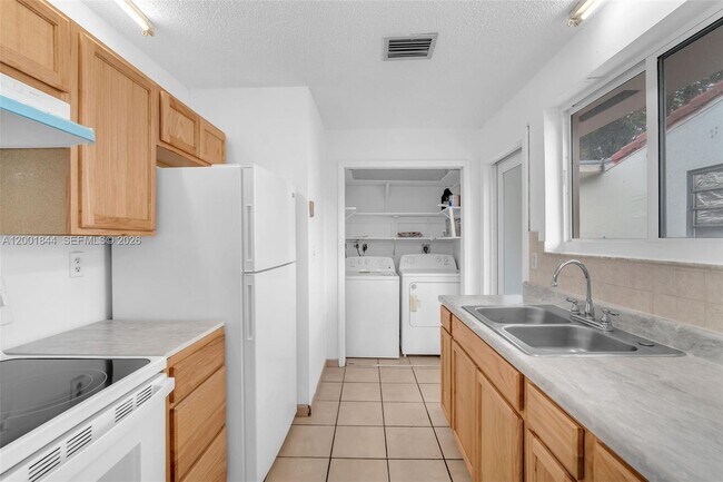 Foto del edificio - 535 NW 44th Ave
