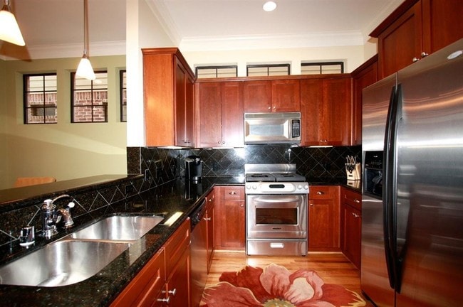 Building Photo - 44 Riva Row