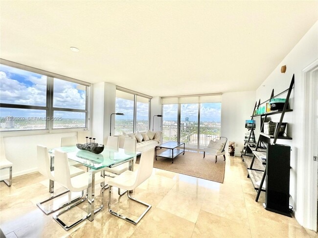 Foto del edificio - 19501 W Country Club Dr