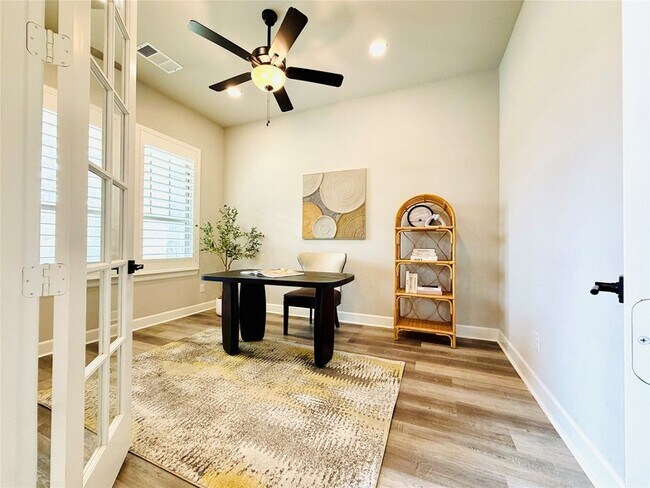 Foto del edificio - 3417 Rosebud Park Ln