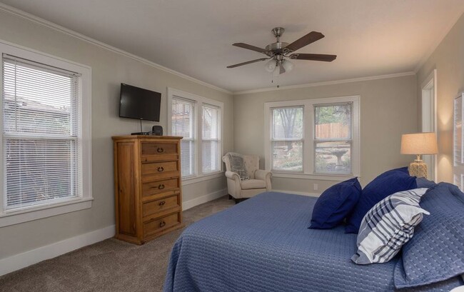 Master bedroom (furniture not included) - 2016 Clover Ln