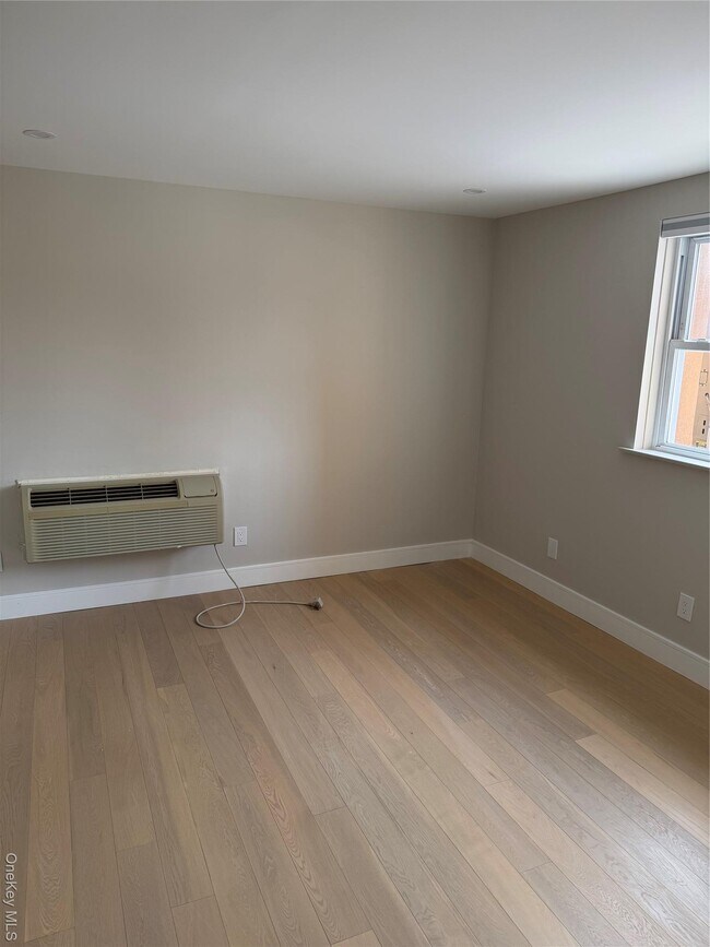 Foto del edificio - 320 Post Ave