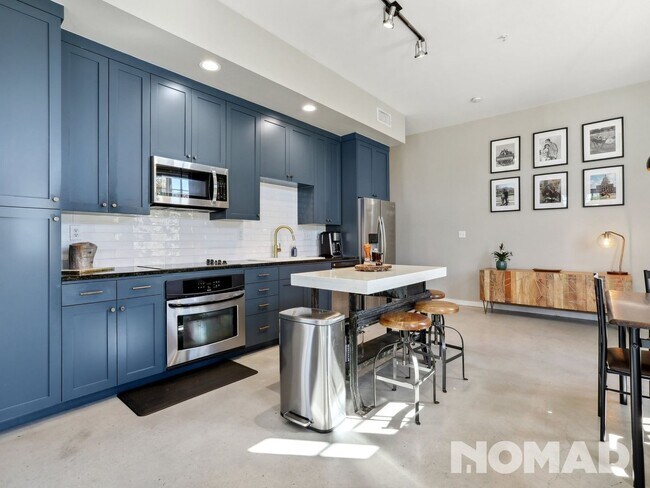 Building Photo - FURNISHED: Eastside modern condo