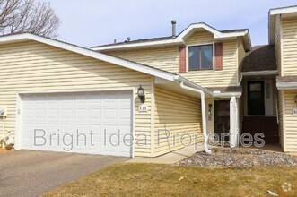 Building Photo - 525 Pleasure Creek Dr