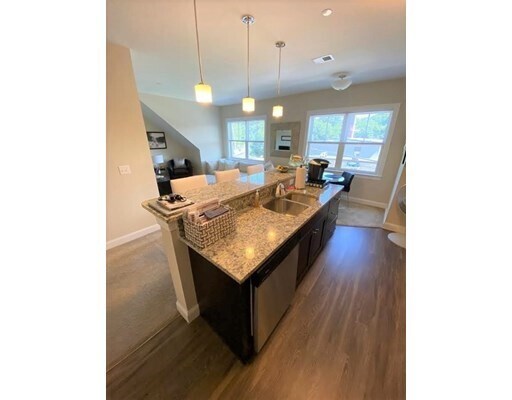 Building Photo - 21 Main St