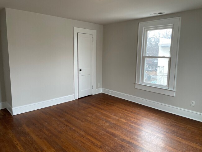 Foto del edificio - 328 Sellars St