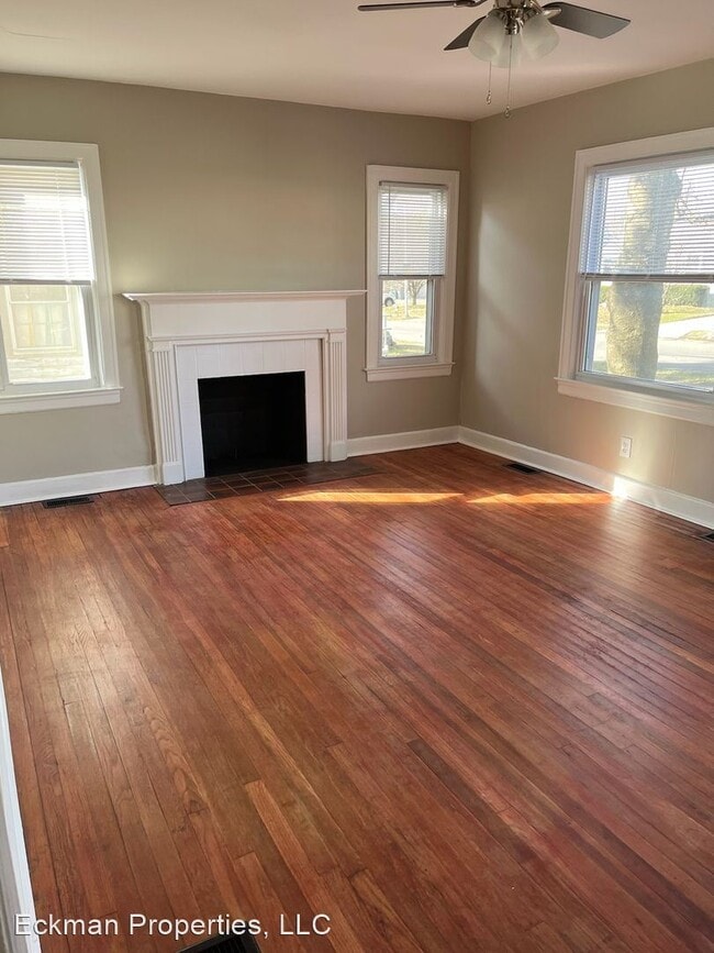 Building Photo - 4 br, 1.5 bath House - 1046 Meadow Lane
