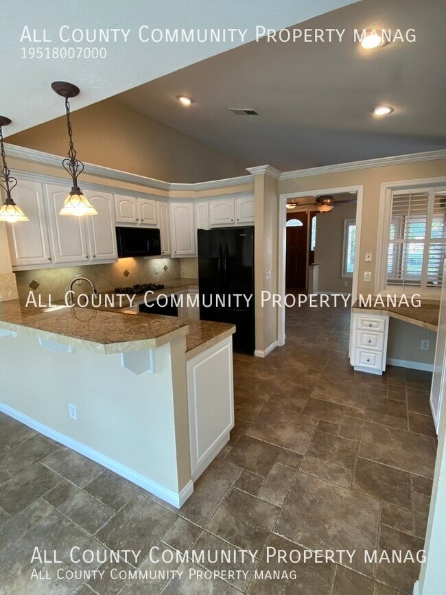 Building Photo - 30200 Pechanga Dr