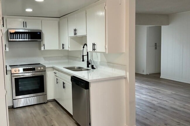 Building Photo - Sun Harbour Apartments