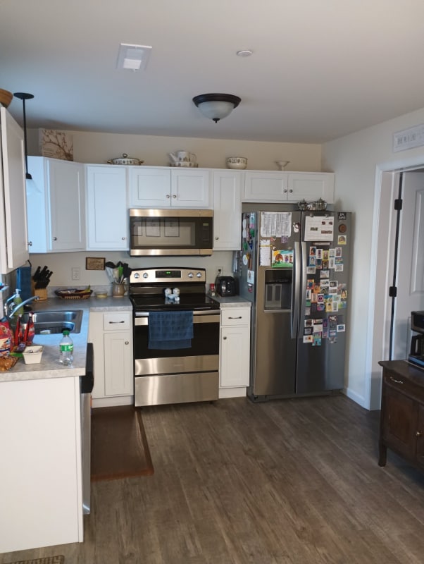Foto del edificio - 706 Farmwood Ln