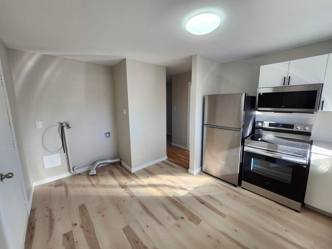 Building Photo - 116 Golden Grove Rd
