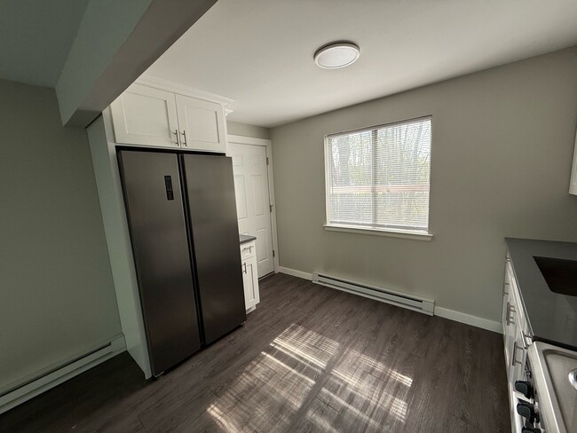 Building Photo - 77 E Main St