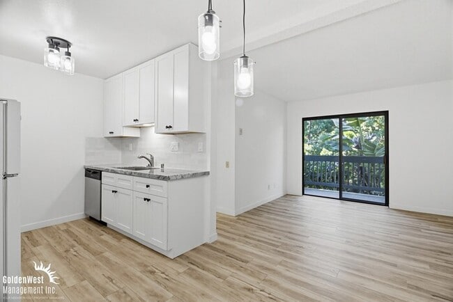 Foto del edificio - Charming 2Bdm 2Ba Apartment in Mission Hills - MI Special