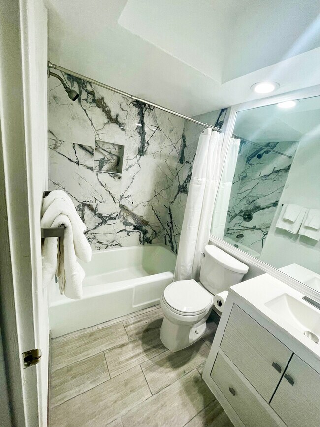 Guest Bathroom - 100 SE 6th Ave