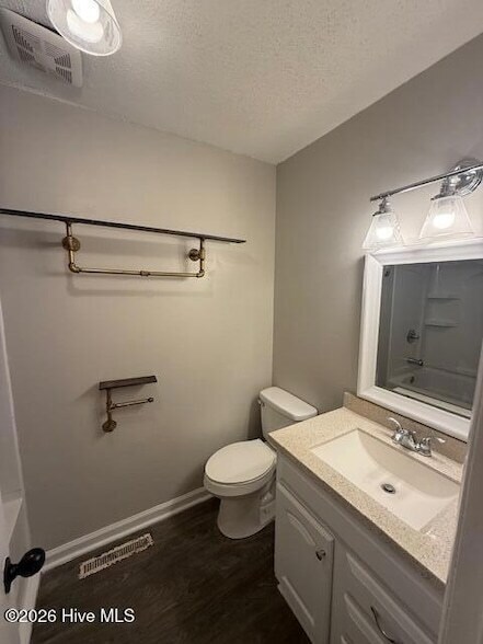 Foto del edificio - 306 Tall Pine Rd