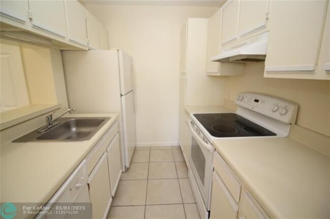 Foto del edificio - 4401 W McNab Rd