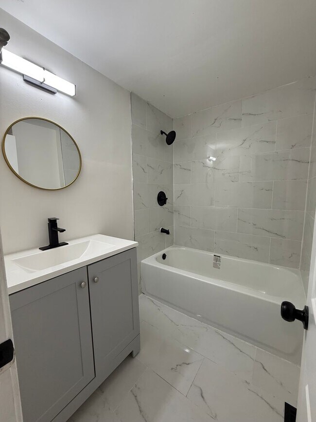 Foto del edificio - Remodeled 3BD/ 2Bath