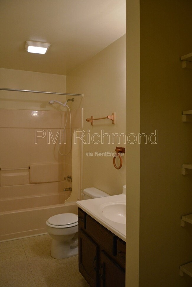 Foto del edificio - 8634 Rainwater Rd