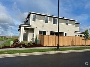 Building Photo - 8092 Southeast Bridge Ln